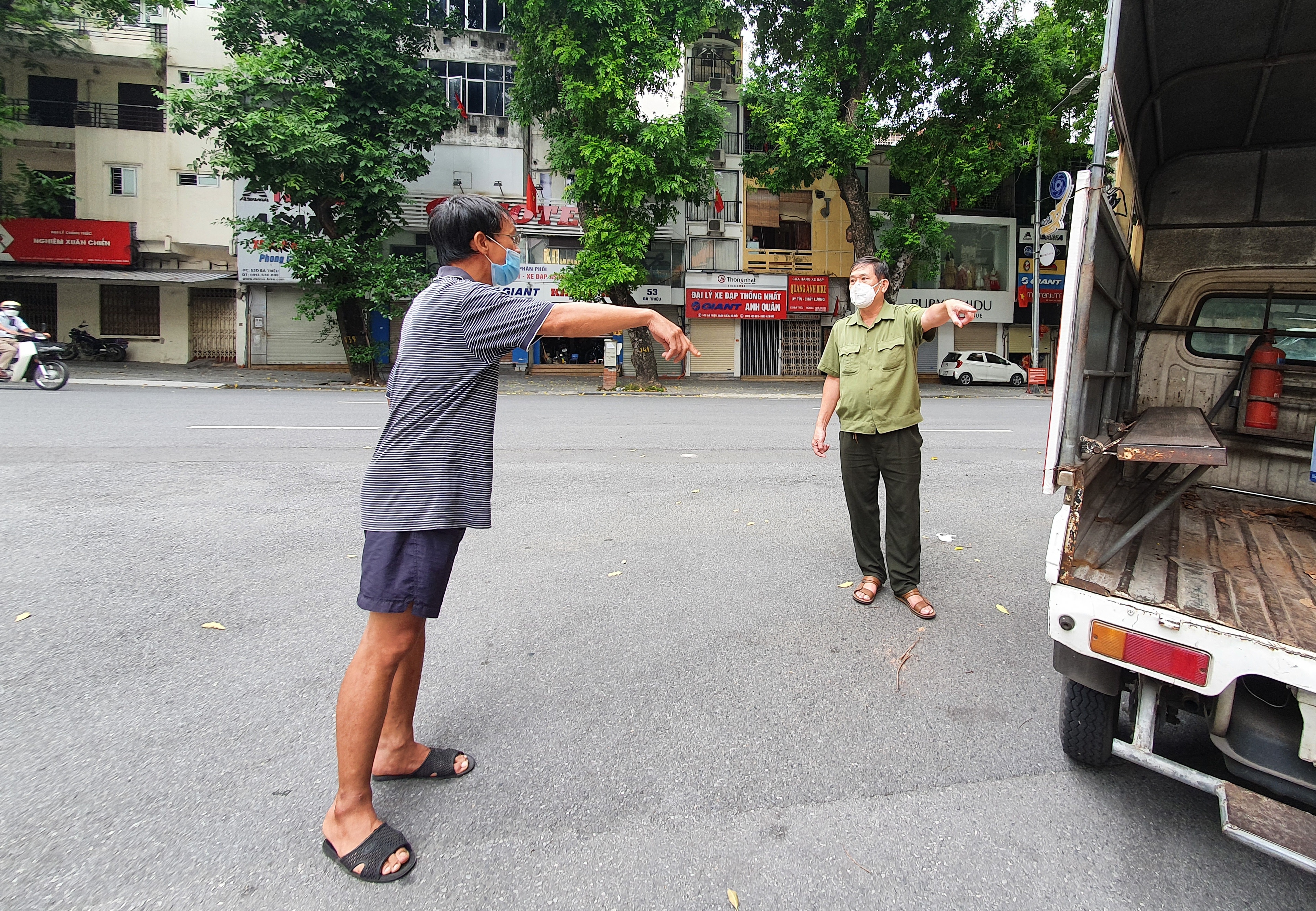 Kiem soat nguoi ra duong ngay quoc khanh anh 10