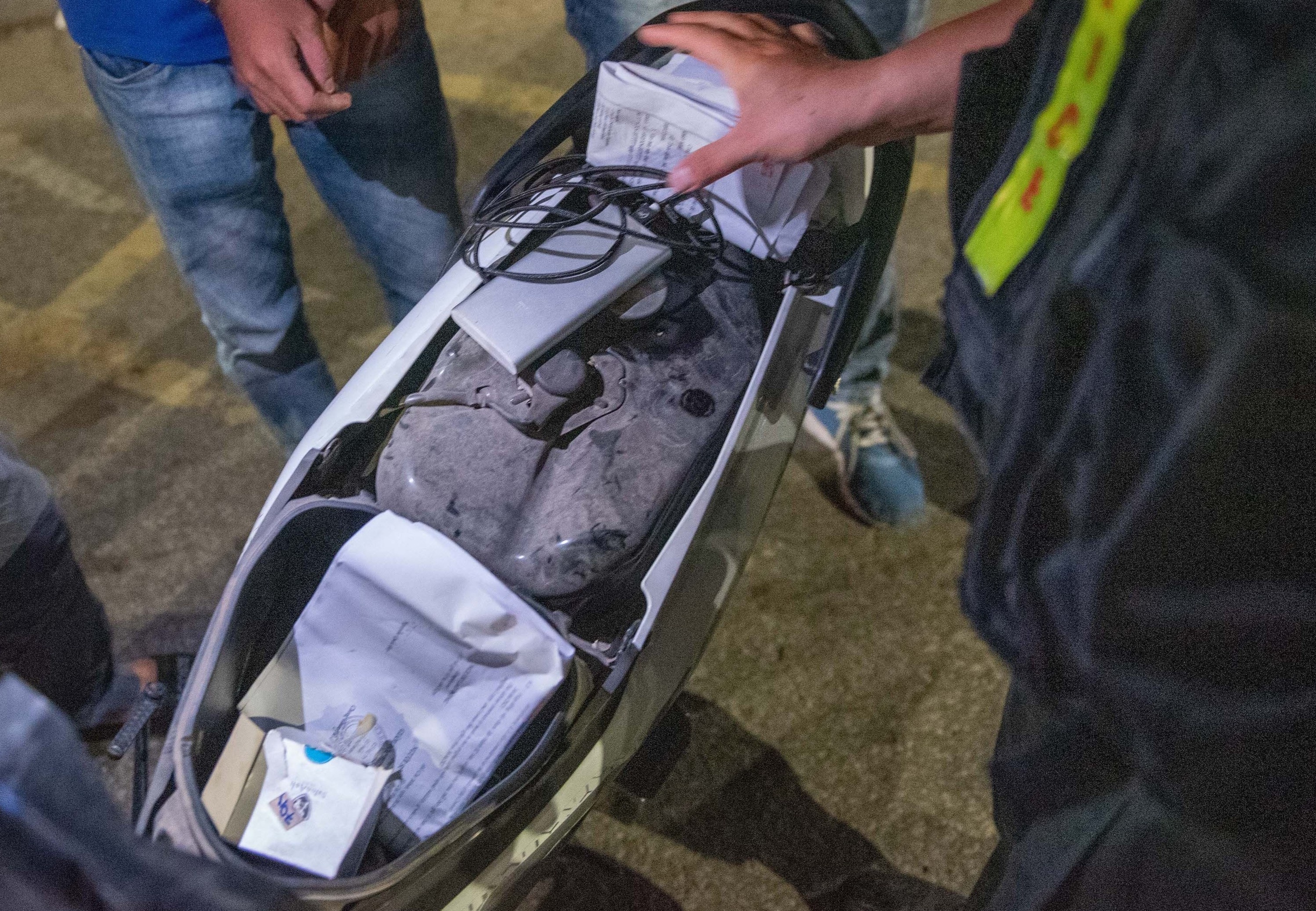 Phat hien ma tuy trong hop my pham anh 4