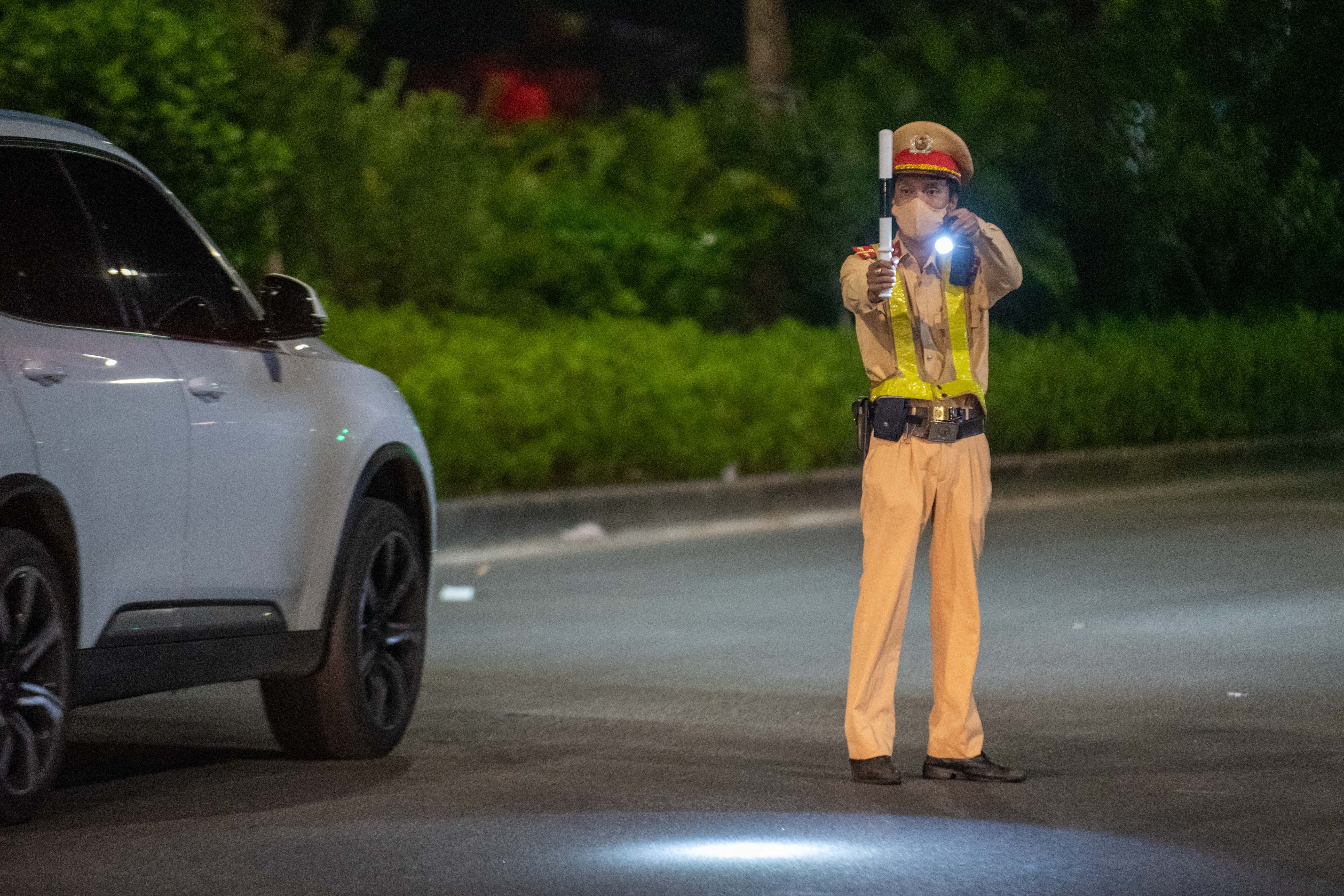 Phat hien ma tuy trong hop my pham anh 1