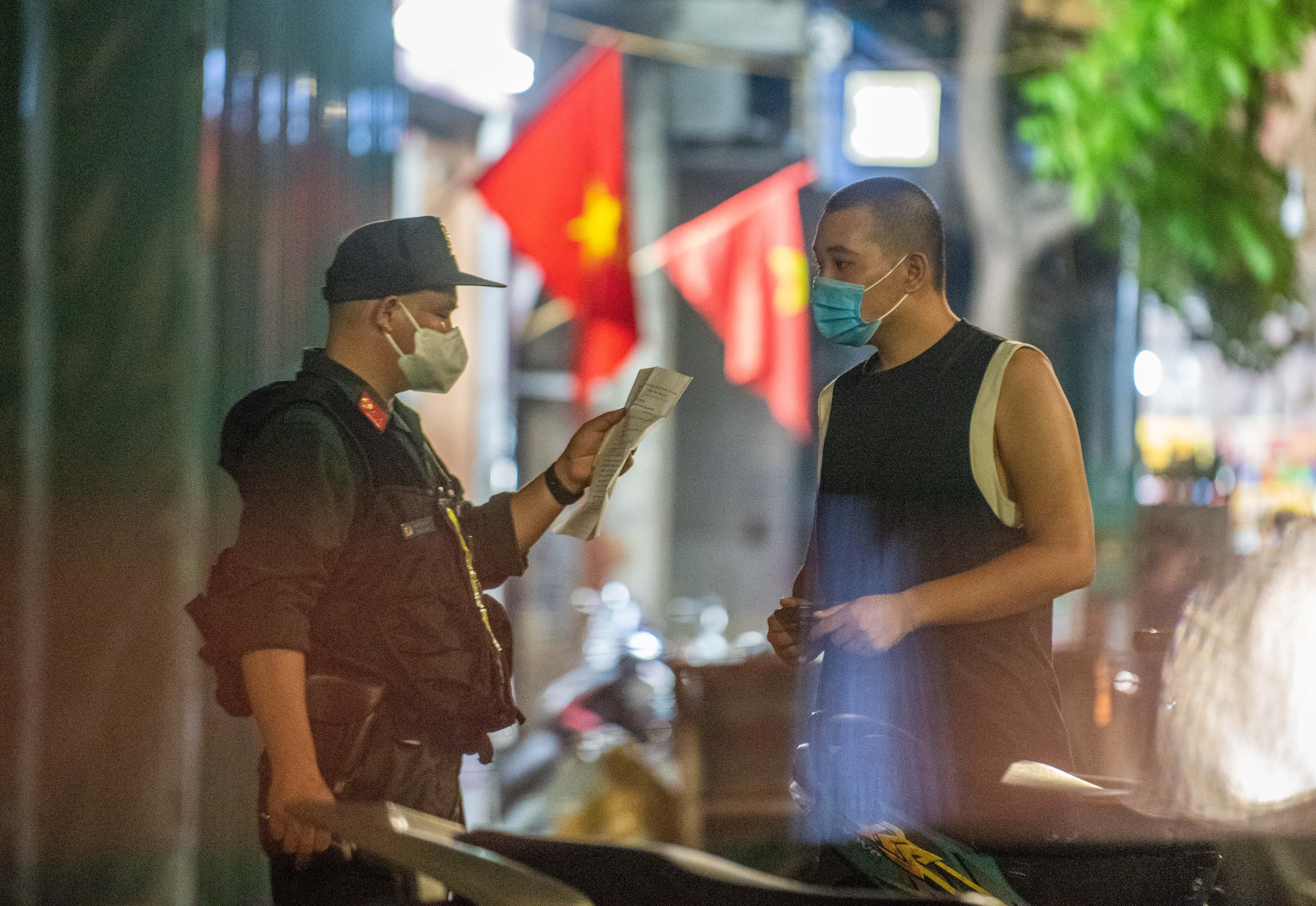 Phat hien ma tuy trong hop my pham anh 10