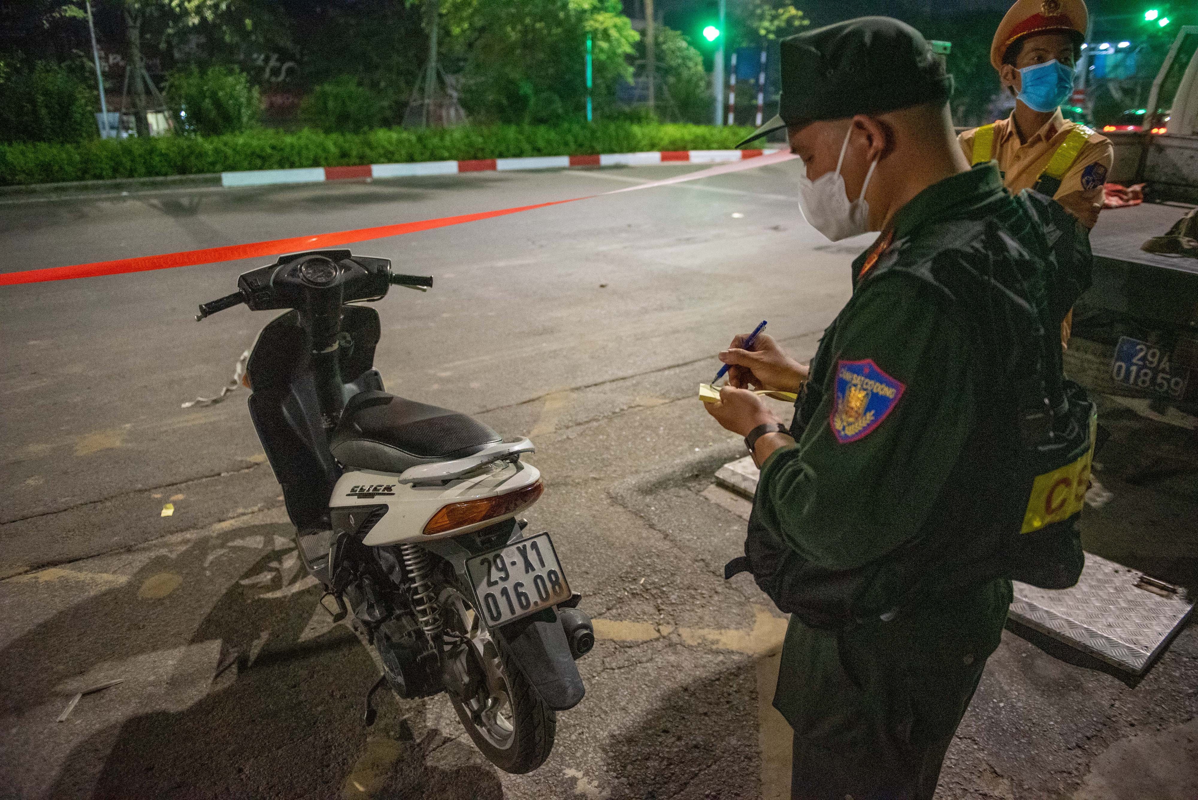 Phat hien ma tuy trong hop my pham anh 9