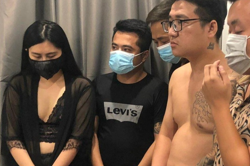 8 người sử dụng ma túy trong căn hộ ảnh 1 8 nguoi su dung ma tuy trong can ho anh 1