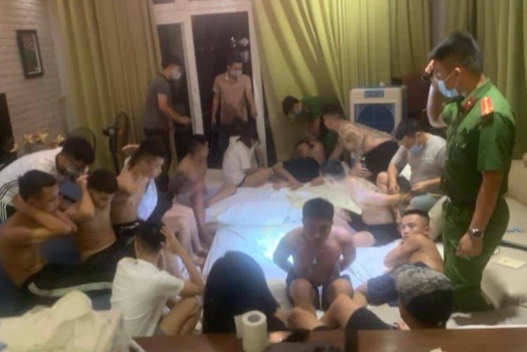 15 nguoi thue biet thu de su dung ma tuy hinh anh