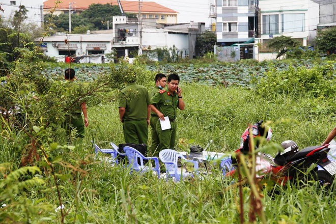 Tim tung tich cua nguoi phu nu tu vong ven song hinh anh