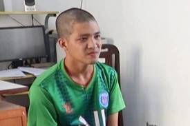 Hat karaoke khong du tien tra, 2 anh em ru nhau cuop tai san hinh anh