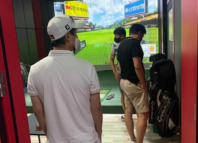 25 người nước ngoài đánh golf ảnh 1 25 nguoi nuoc ngoai danh golf anh 1