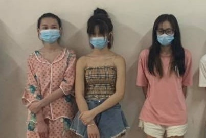 Hai thieu nu nhan 600.000 dong moi gio phuc vu tiec ma tuy hinh anh