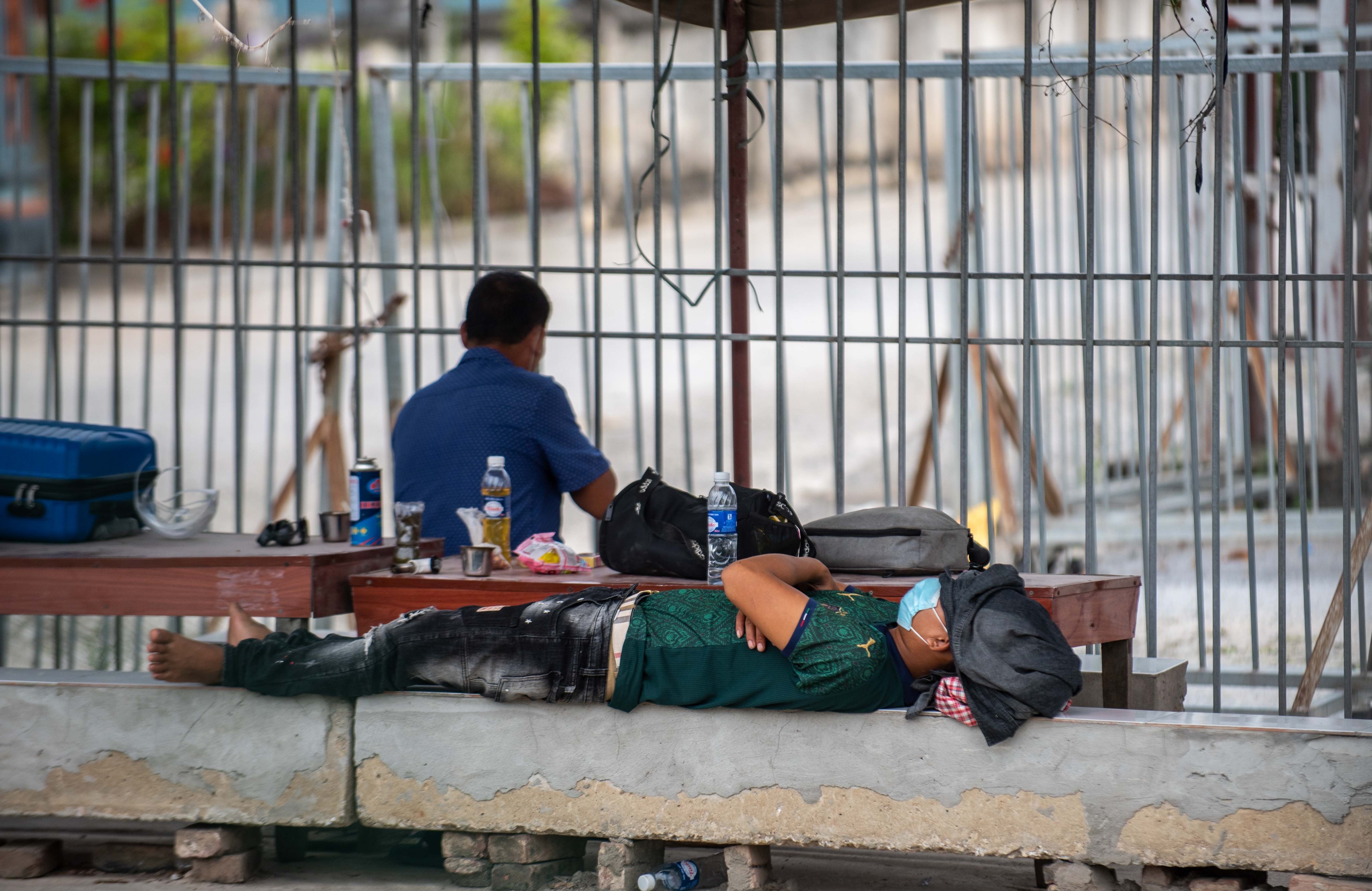 Chot kiem soat dich cua ngo Ha Noi anh 3