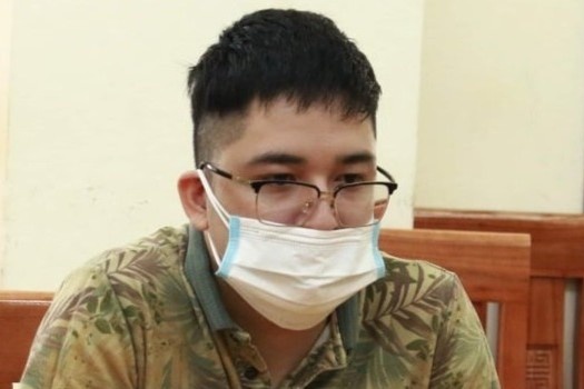 Phap su rom lua tien cung dang sao giai han hinh anh
