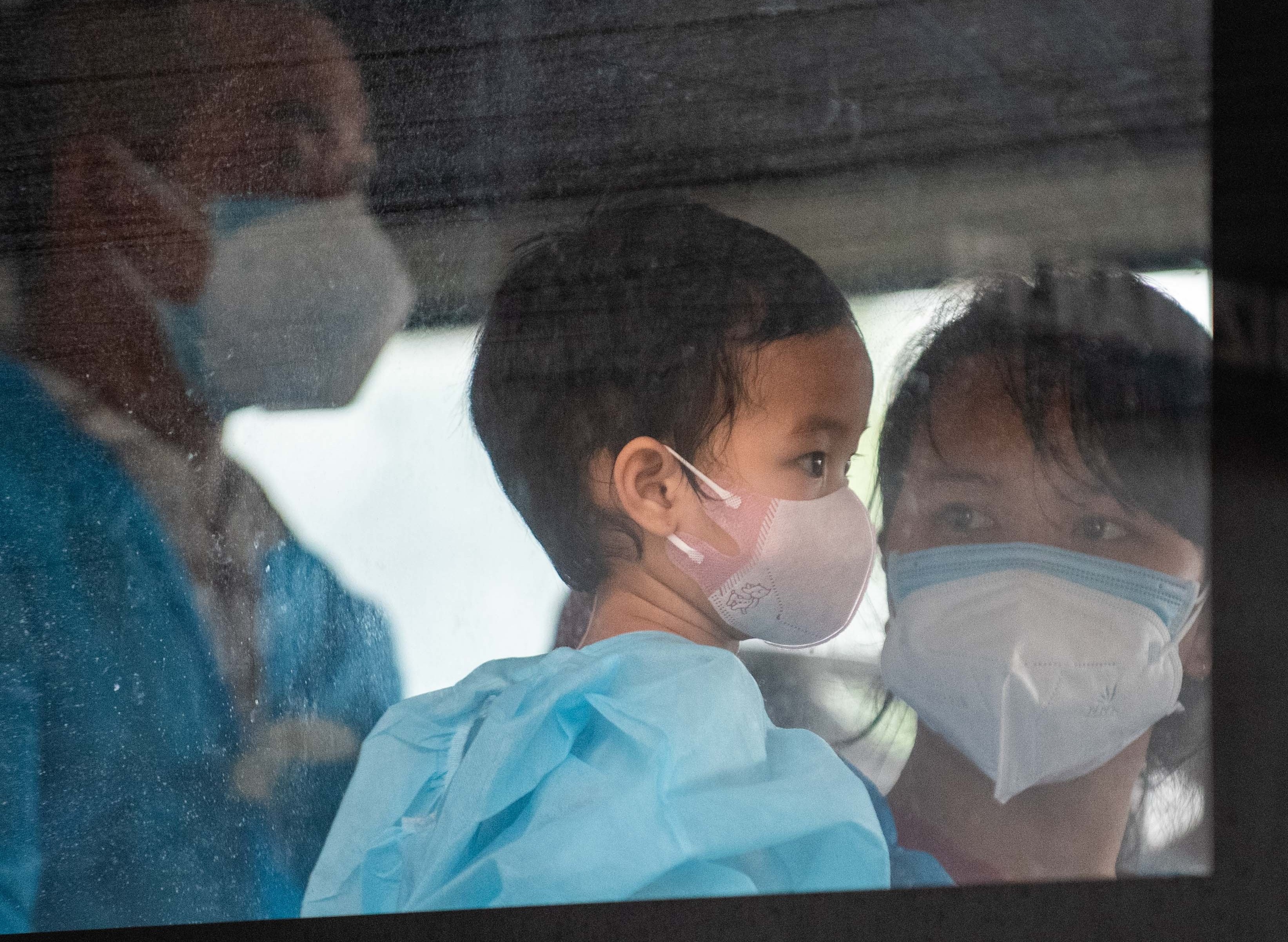 don 1.000 cong dan tu vung dich ve que anh 10