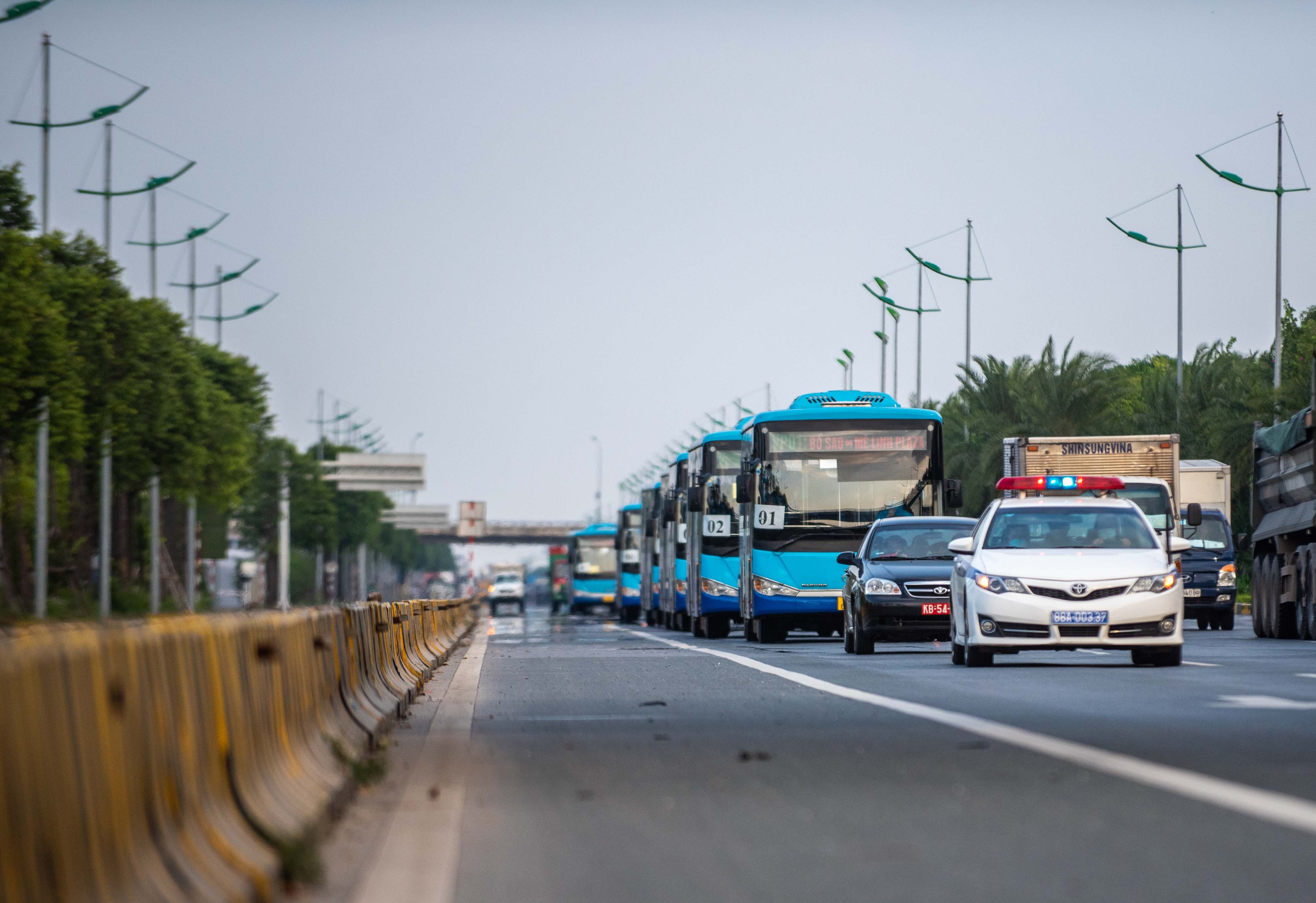 don 1.000 cong dan tu vung dich ve que anh 11