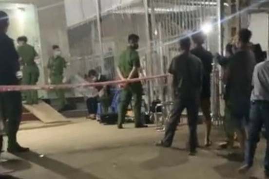 Nguoi dan ong chet tai nha rieng, bi mat bo phan sinh duc hinh anh