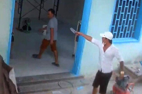 Nam thanh nien chem cha va anh trai hinh anh