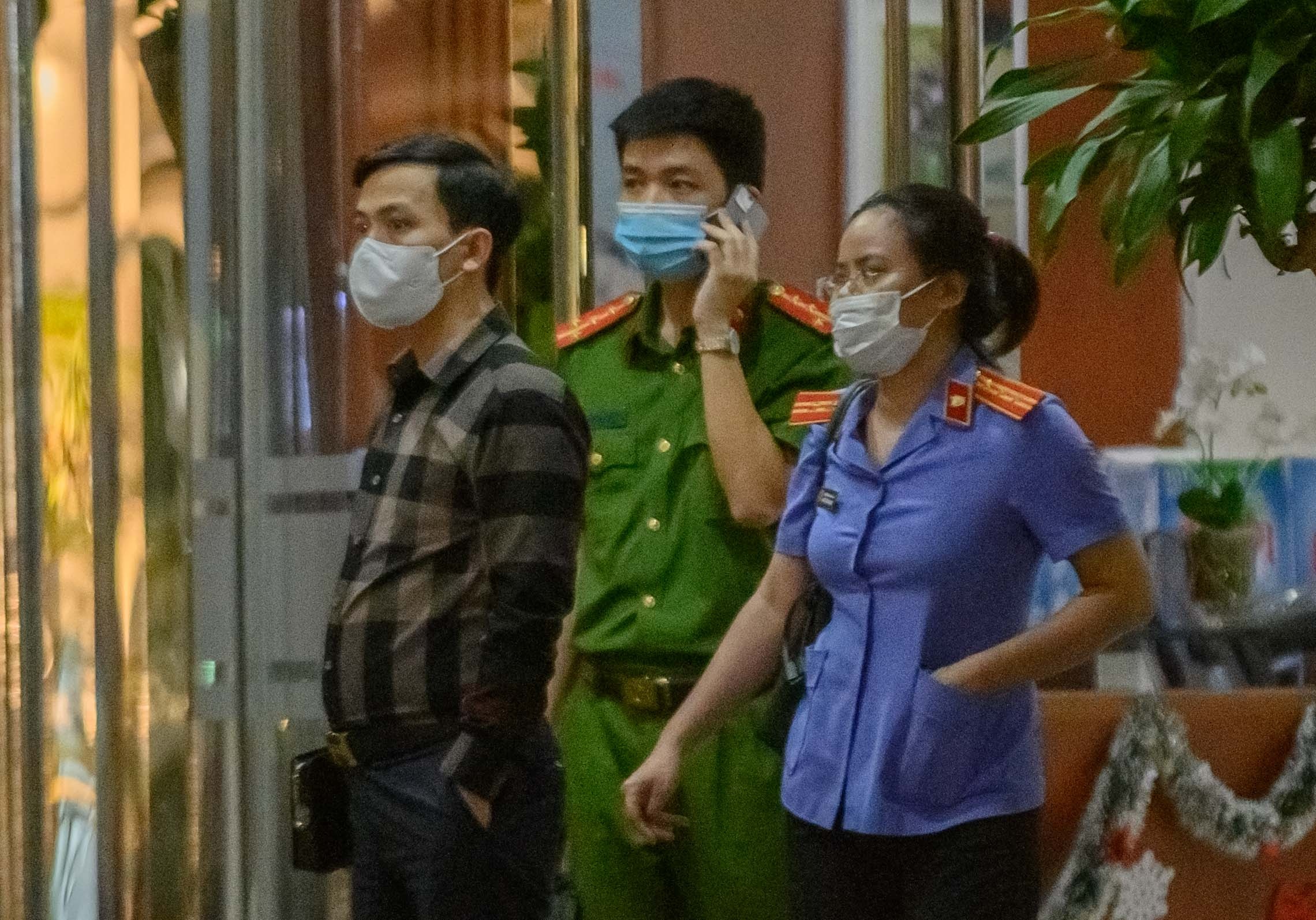 Cong an lam viec tai Benh vien Bach Mai hinh anh