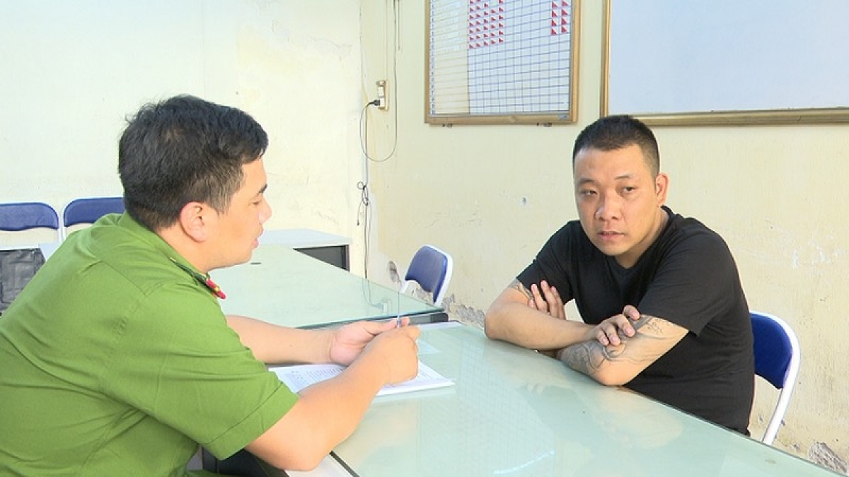 giết vợ tại trụ sở tand ảnh 1 giet vo tai tru so tand anh 1