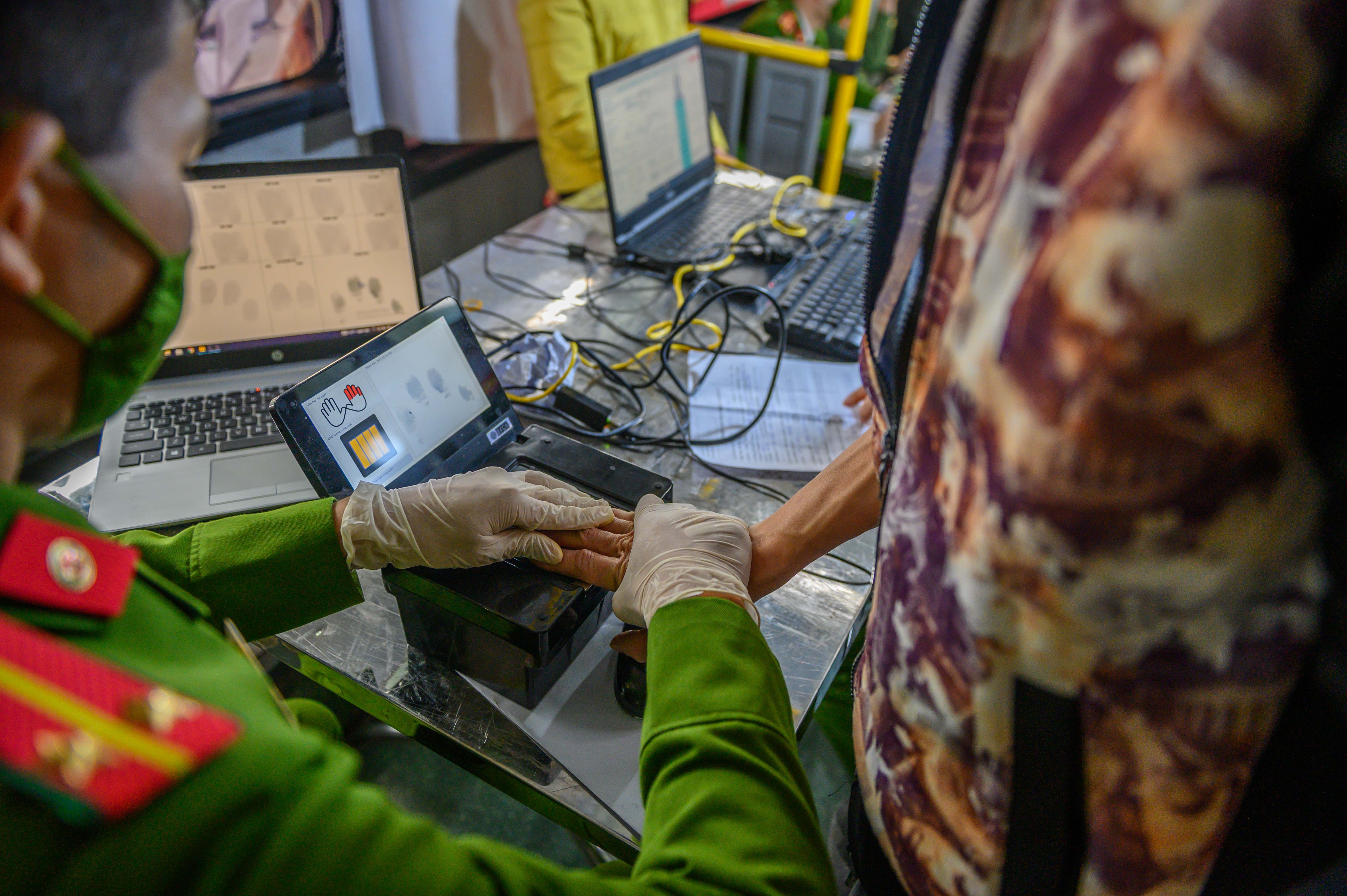 Cap CCCD gan chip luu dong anh 9