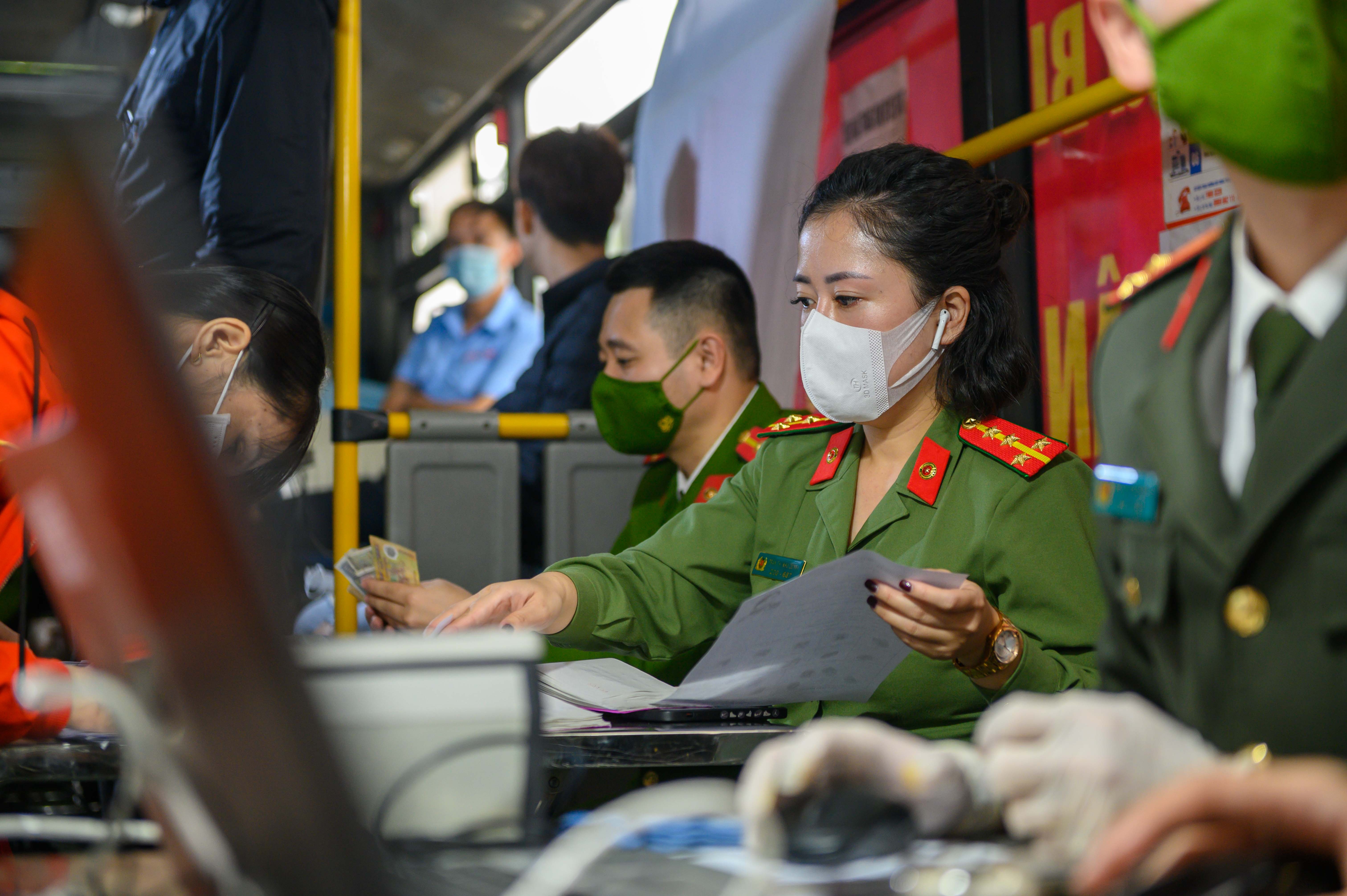 Cap CCCD gan chip luu dong anh 5