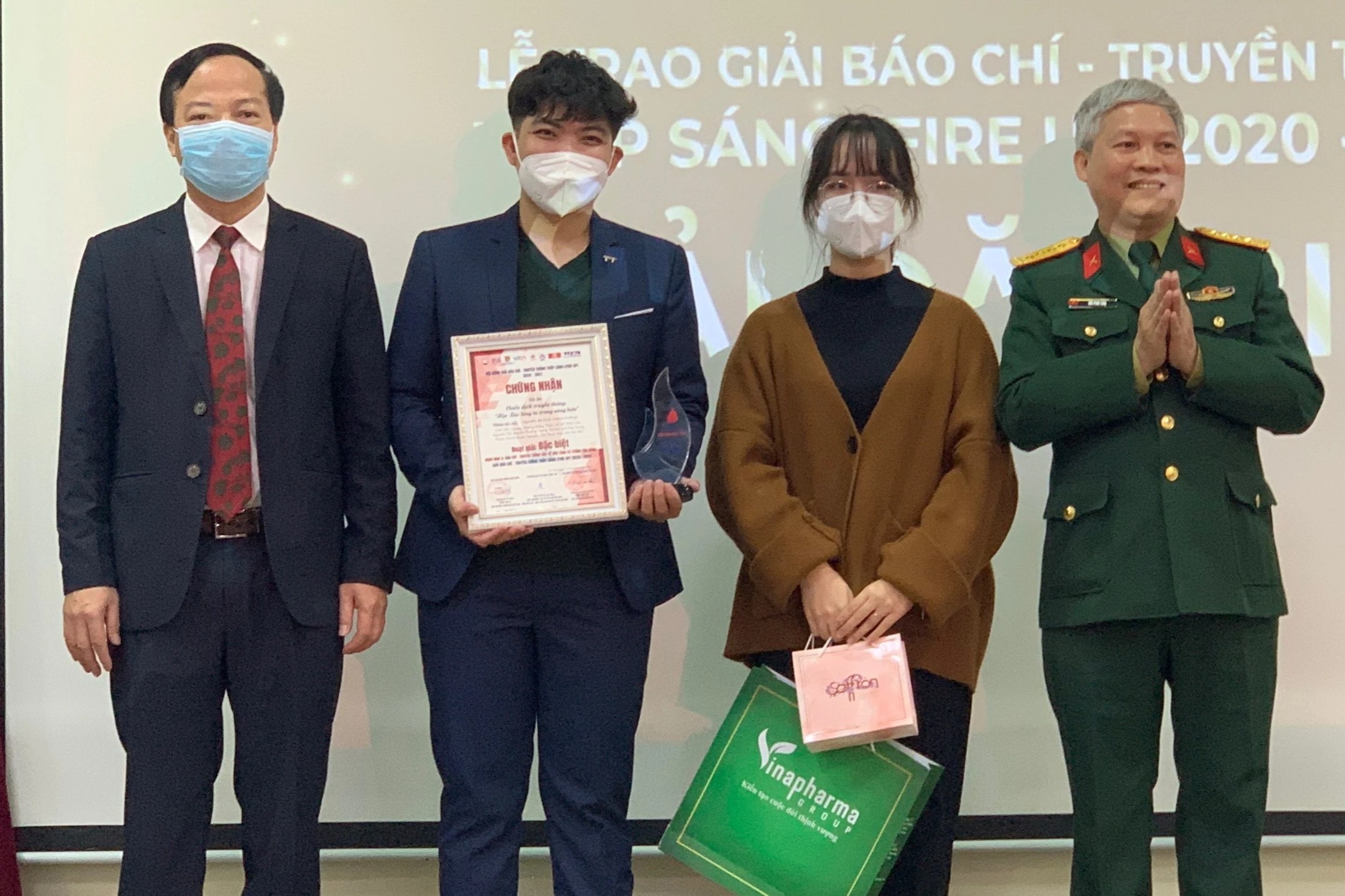 Trao giai Bao chi - Truyen thong Thap sang hinh anh