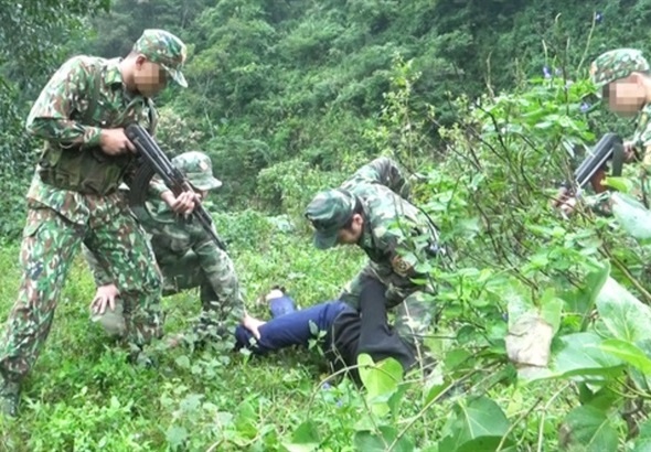 Bo doi bien phong triet pha 3 duong day van chuyen, mua ban ma tuy hinh anh