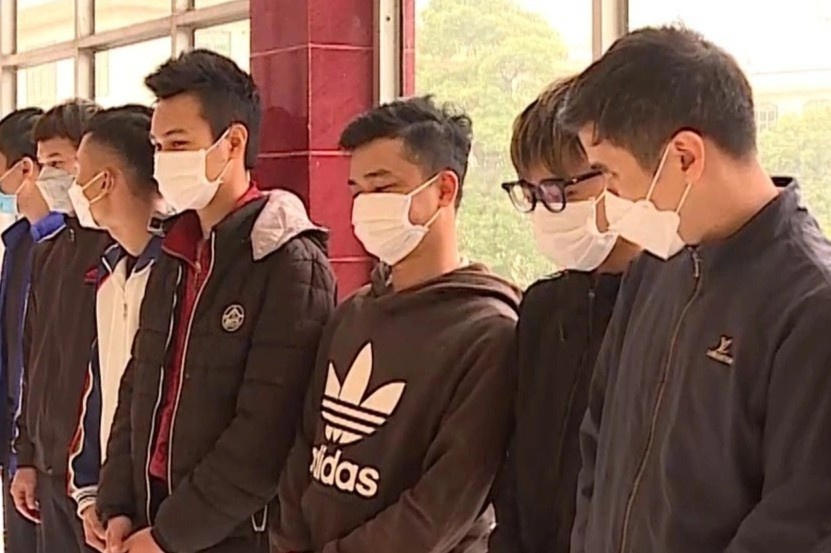 Gan 100 canh sat vay bat 15 nguoi trong duong day danh bac 1.000 ty hinh anh