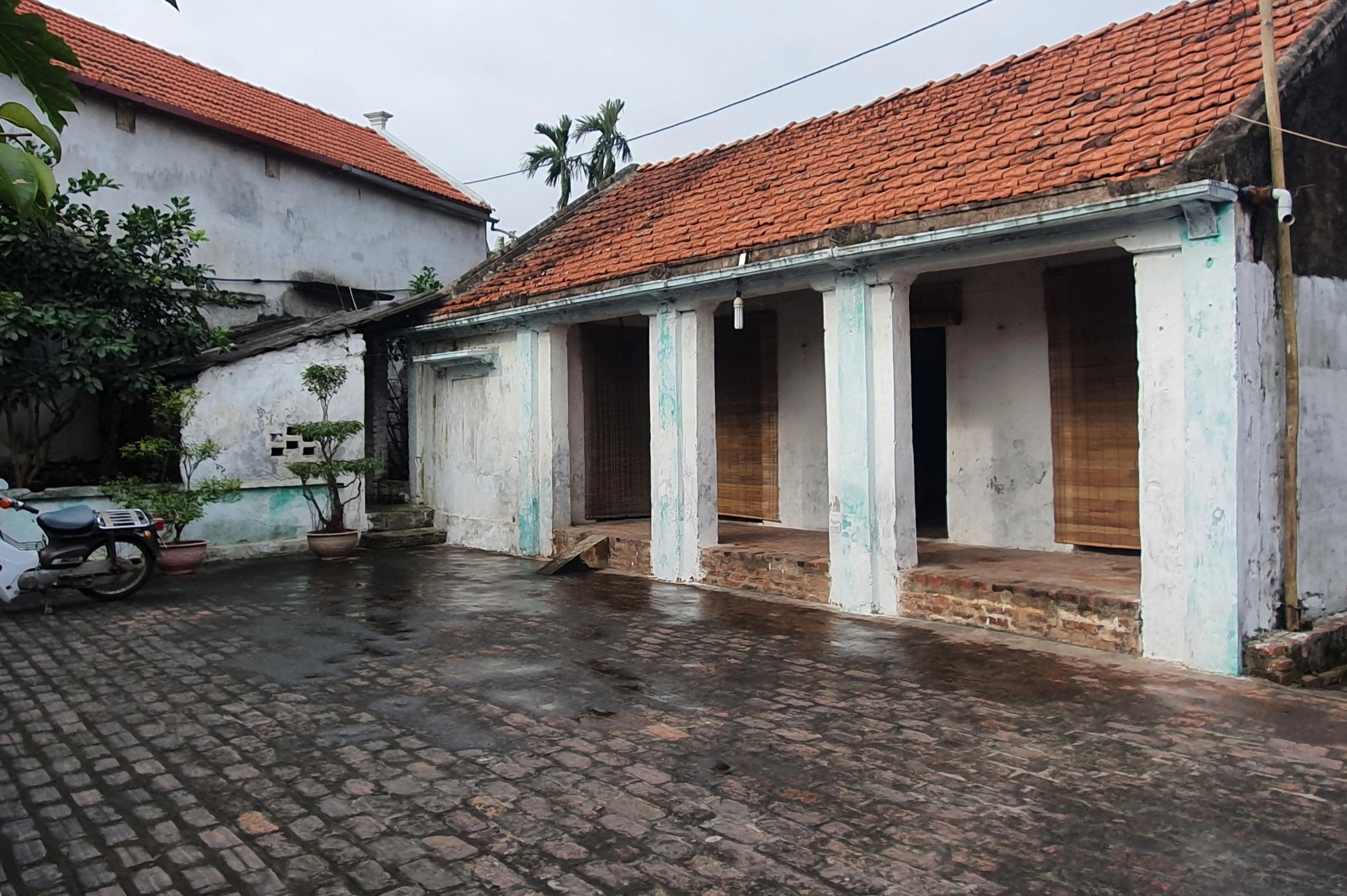 4 nguoi chet sau bua an anh 1