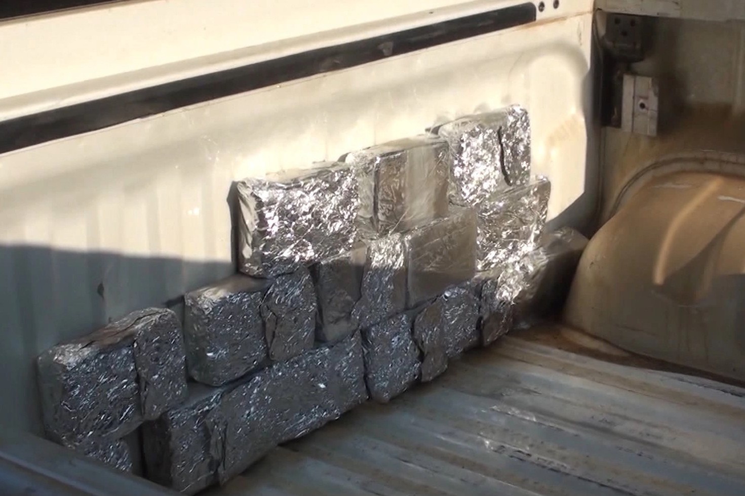 Vận chuyển 99 bánh heroin ảnh 3 Van chuyen 99 banh heroin anh 3