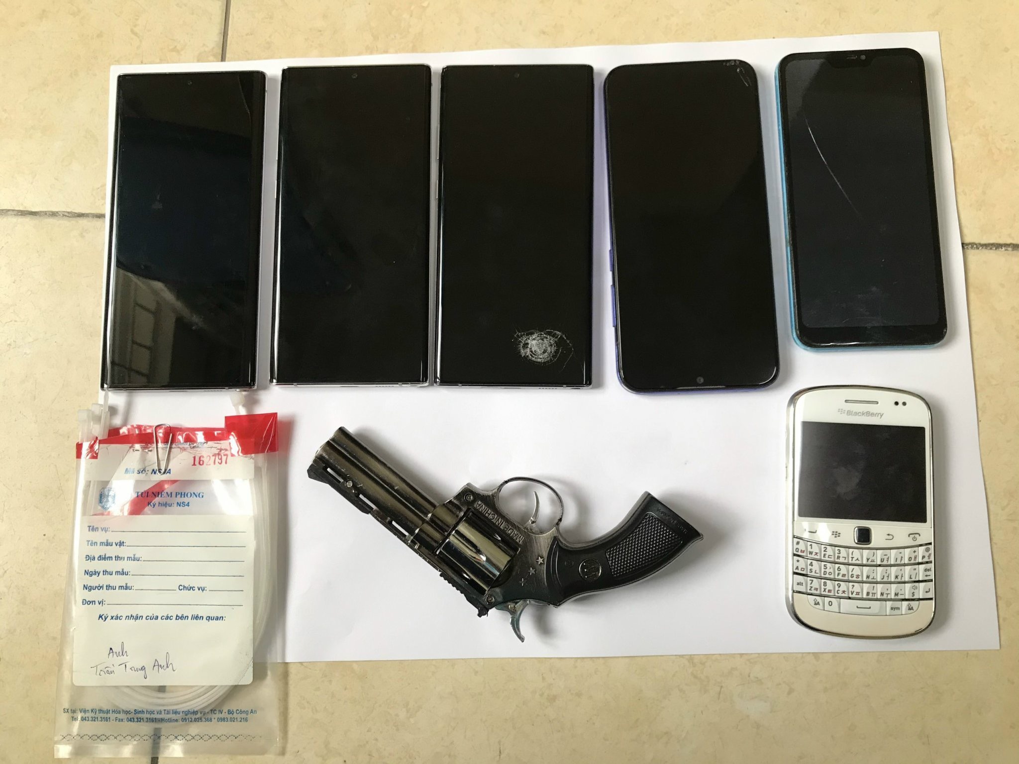 Xit hoi cay cuop dien thoai anh 3