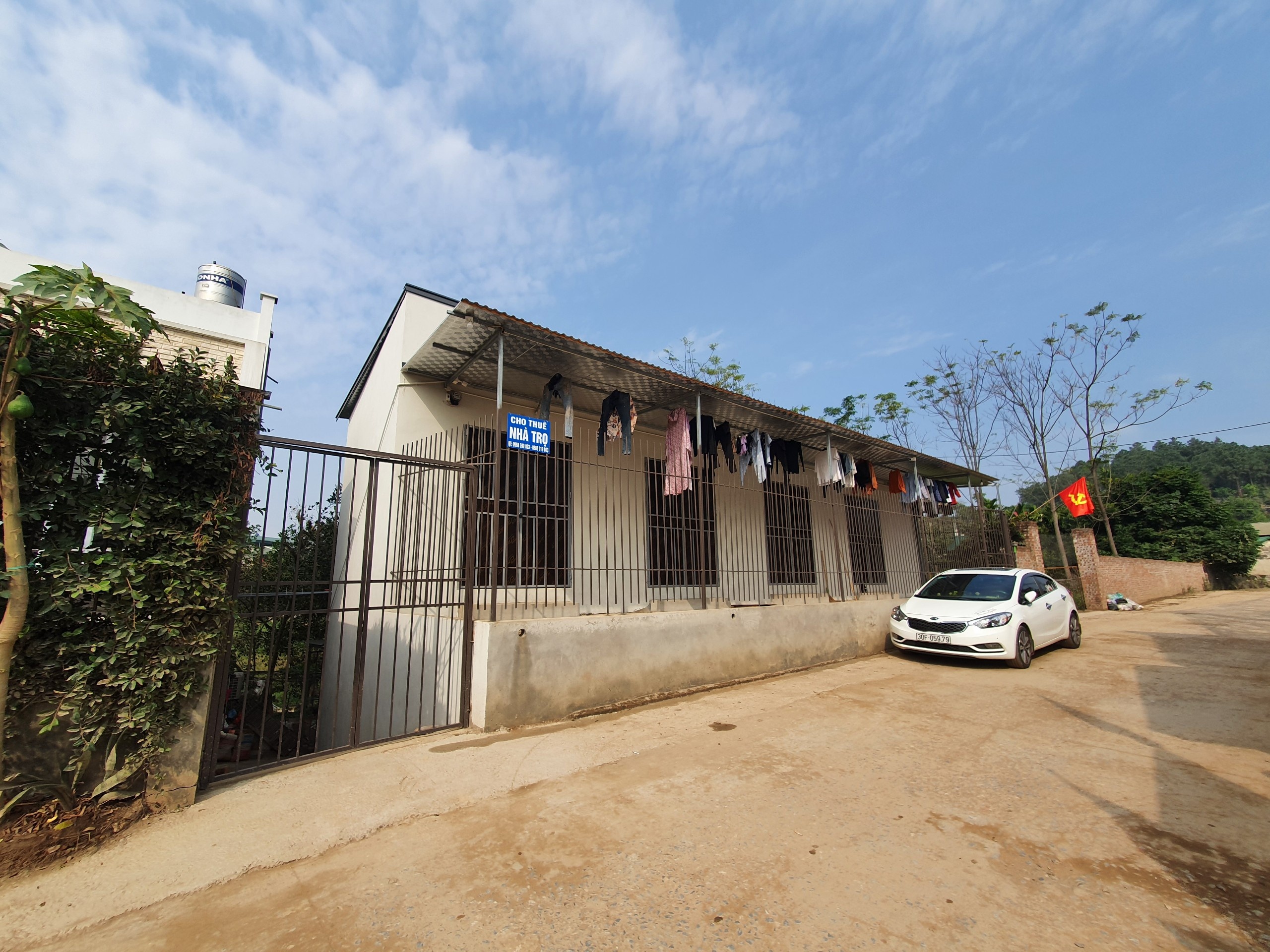 Be gai 3 tuoi nghi bi bao hanh anh 1