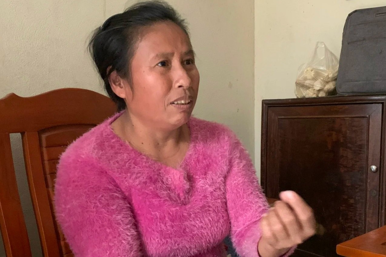 Be gai 3 tuoi bi bao hanh anh 2