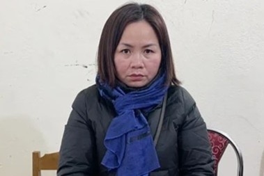 Nu giao vien tieu hoc buon 6 banh heroin hinh anh