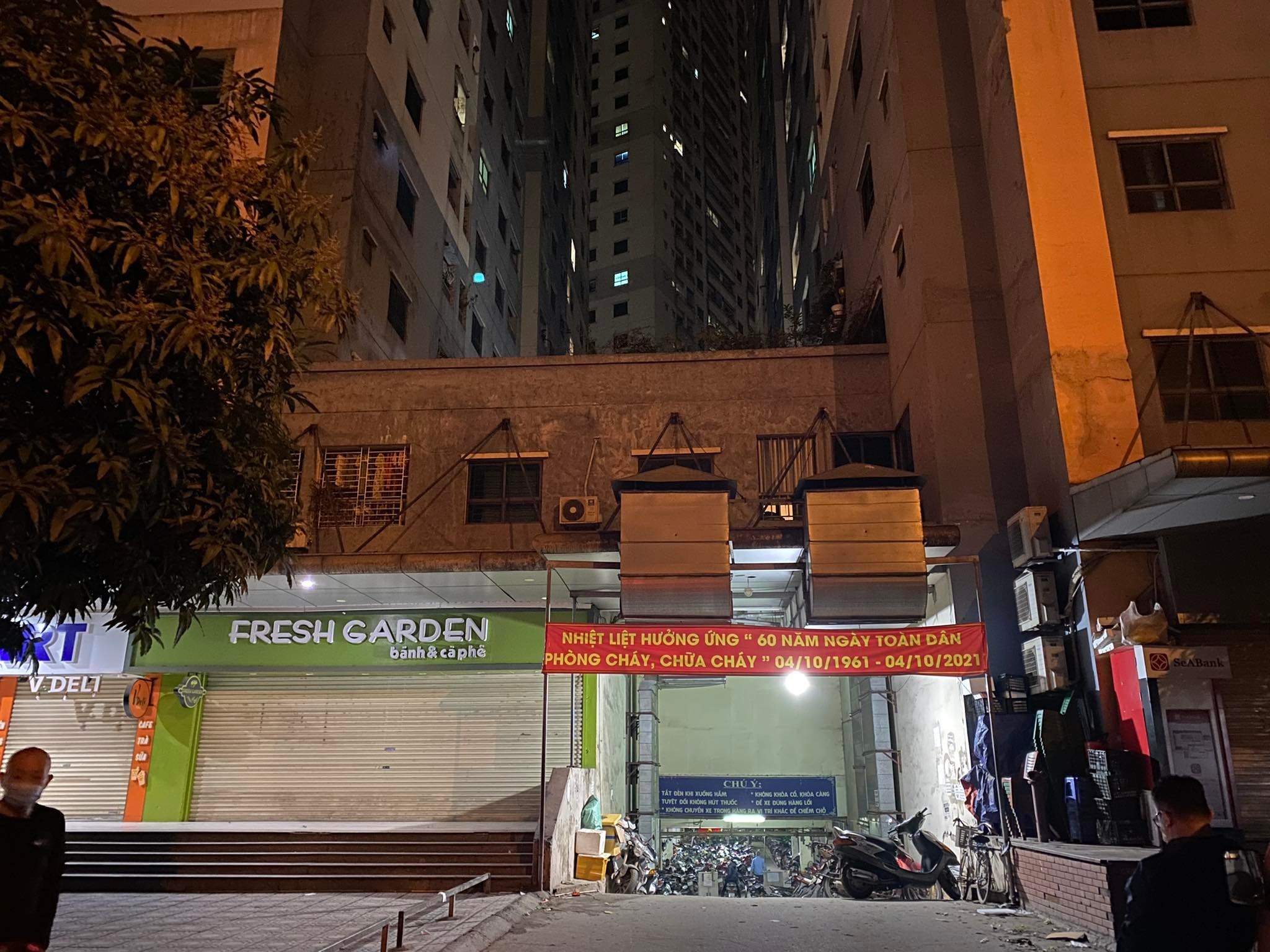 Nam thanh nien roi tu tang cao chung cu hinh anh