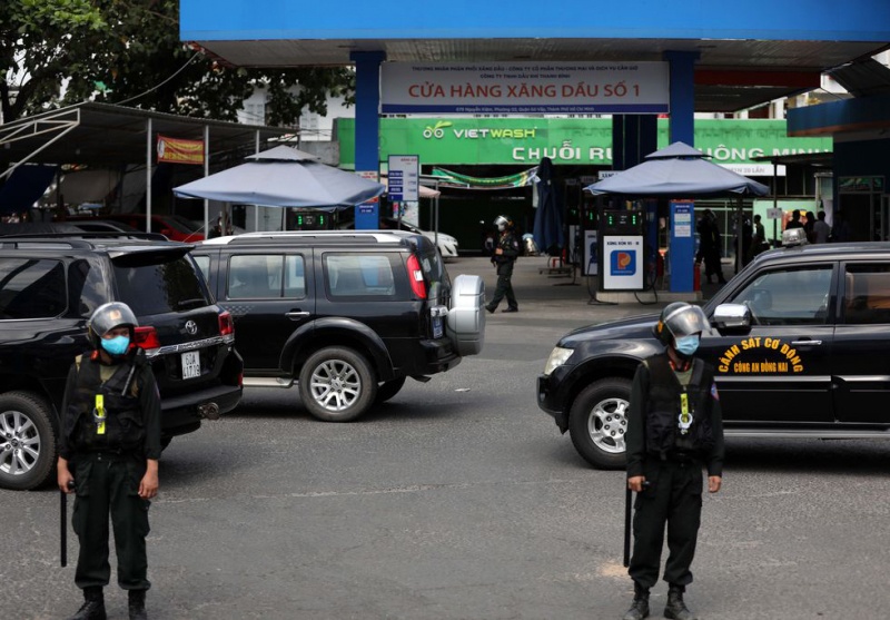 Nhom thanh nien cuop tai san anh 2