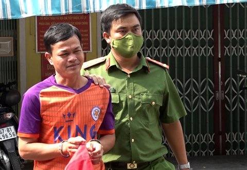 Hinh phat nao cho nguoi lay vi tien cua nan nhan trong vu an mang? hinh anh