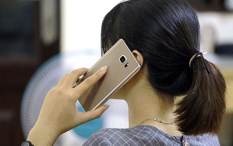 Nguoi phu nu trinh bao bi lua tien ty qua san thuong mai dien tu hinh anh