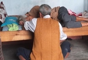 Hang xom noi ve cu ong 93 tuoi danh chet vo 89 tuoi hinh anh