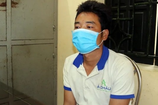 3 canh sat giao thong bi day nga xuong song hinh anh