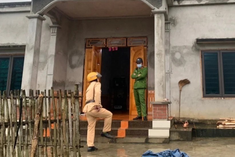 Khoi to nguoi giet con trai, truy sat vo hinh anh
