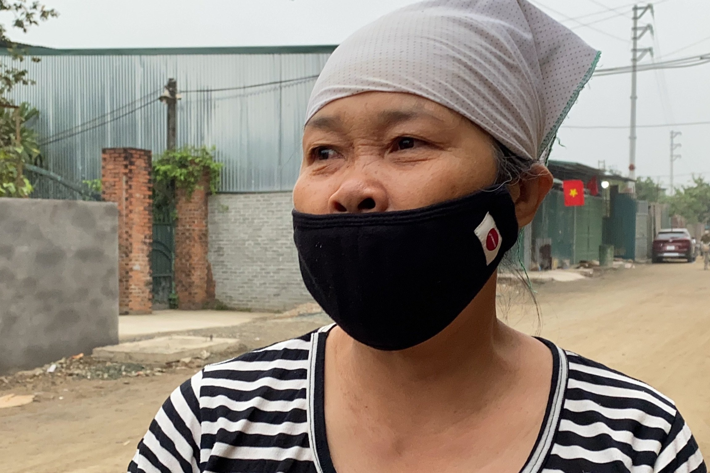 Nguoi dan phan no khi be 3 tuoi bi dong dinh vao dau tu vong hinh anh