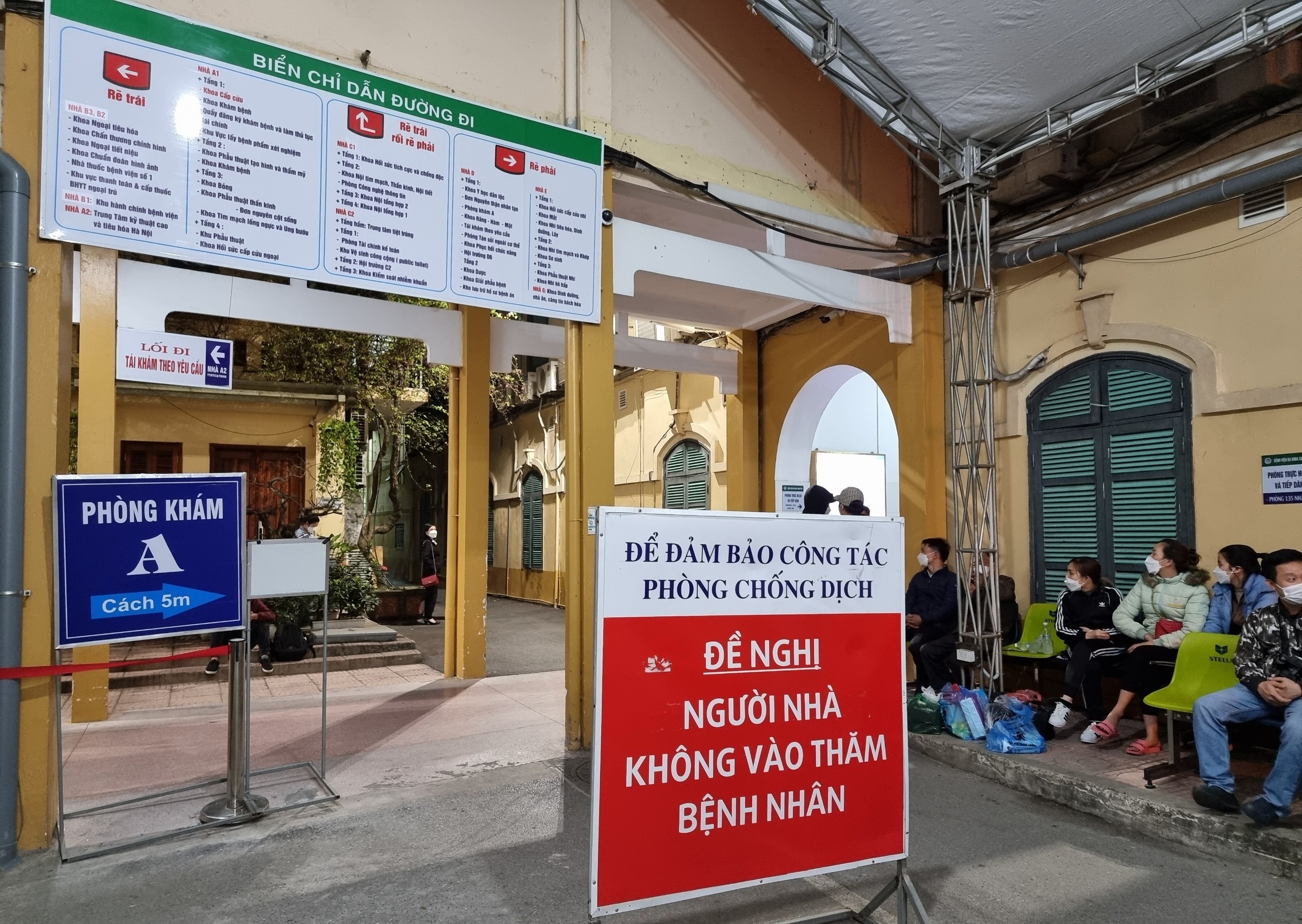 Hoa tang thi the be gai 3 tuoi anh 1