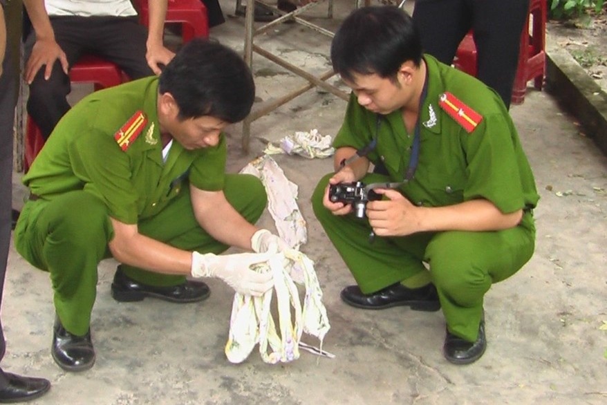 Vo tu vong sau cai tat cua chong hinh anh