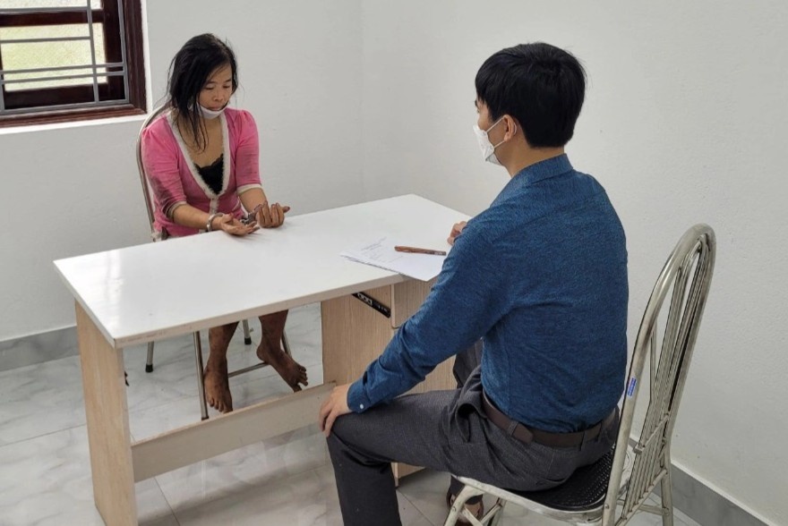 Giet chu cua hang quan ao anh 1