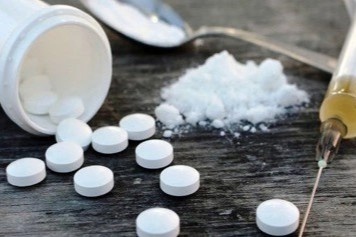 Thuoc gia chua chat gay nghien am tham lam hai gioi tre My hinh anh