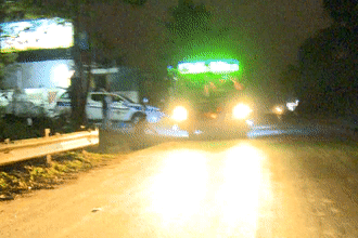 Canh sat bat qua tang nhom nguoi van chuyen 115 banh heroin hinh anh