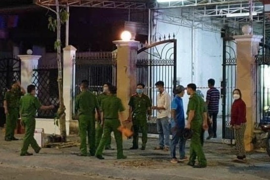 Nguoi phu nu bi chem tai cho o Phu Tho hinh anh