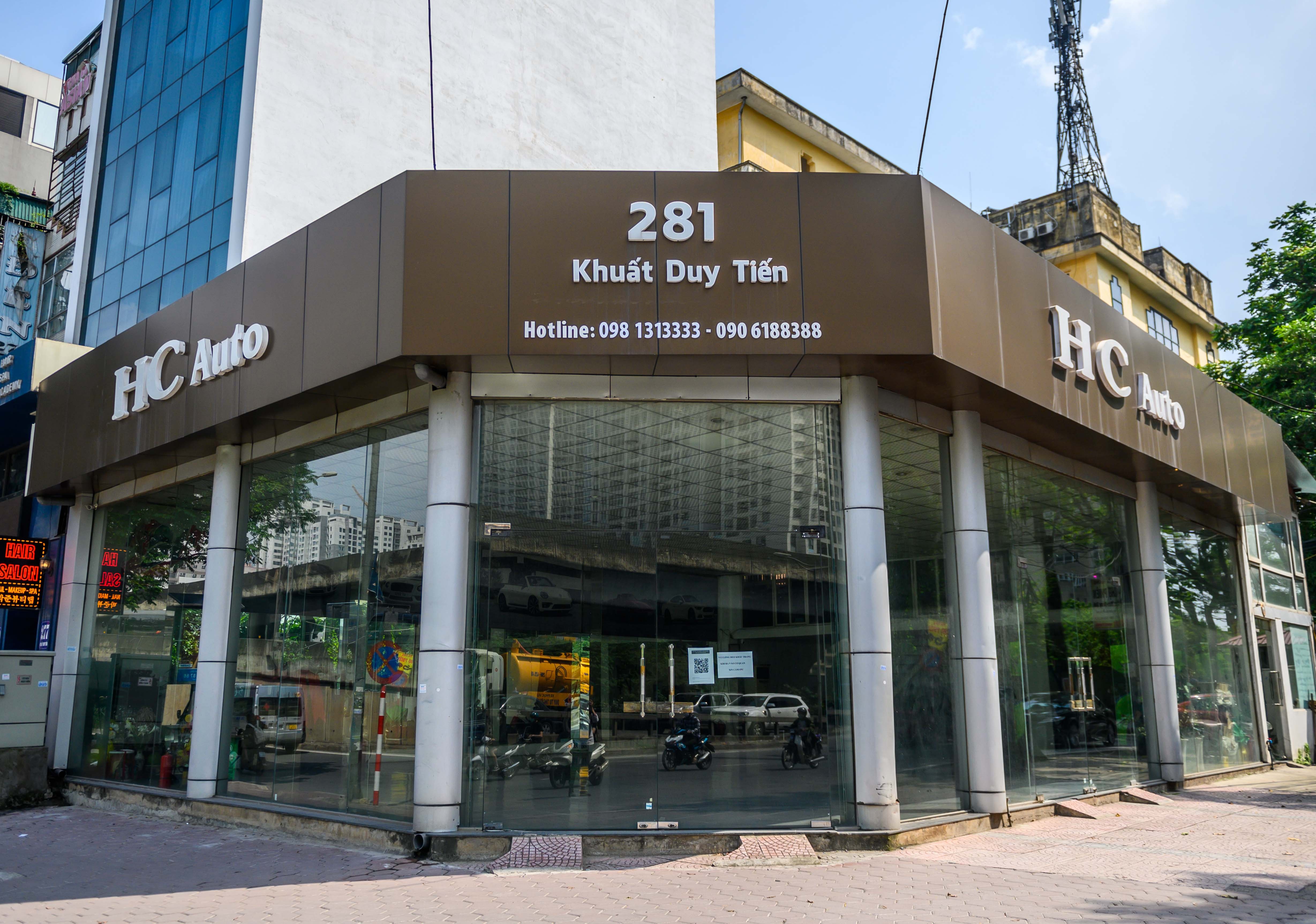 Showroom oto ban xe bieu tang anh 5