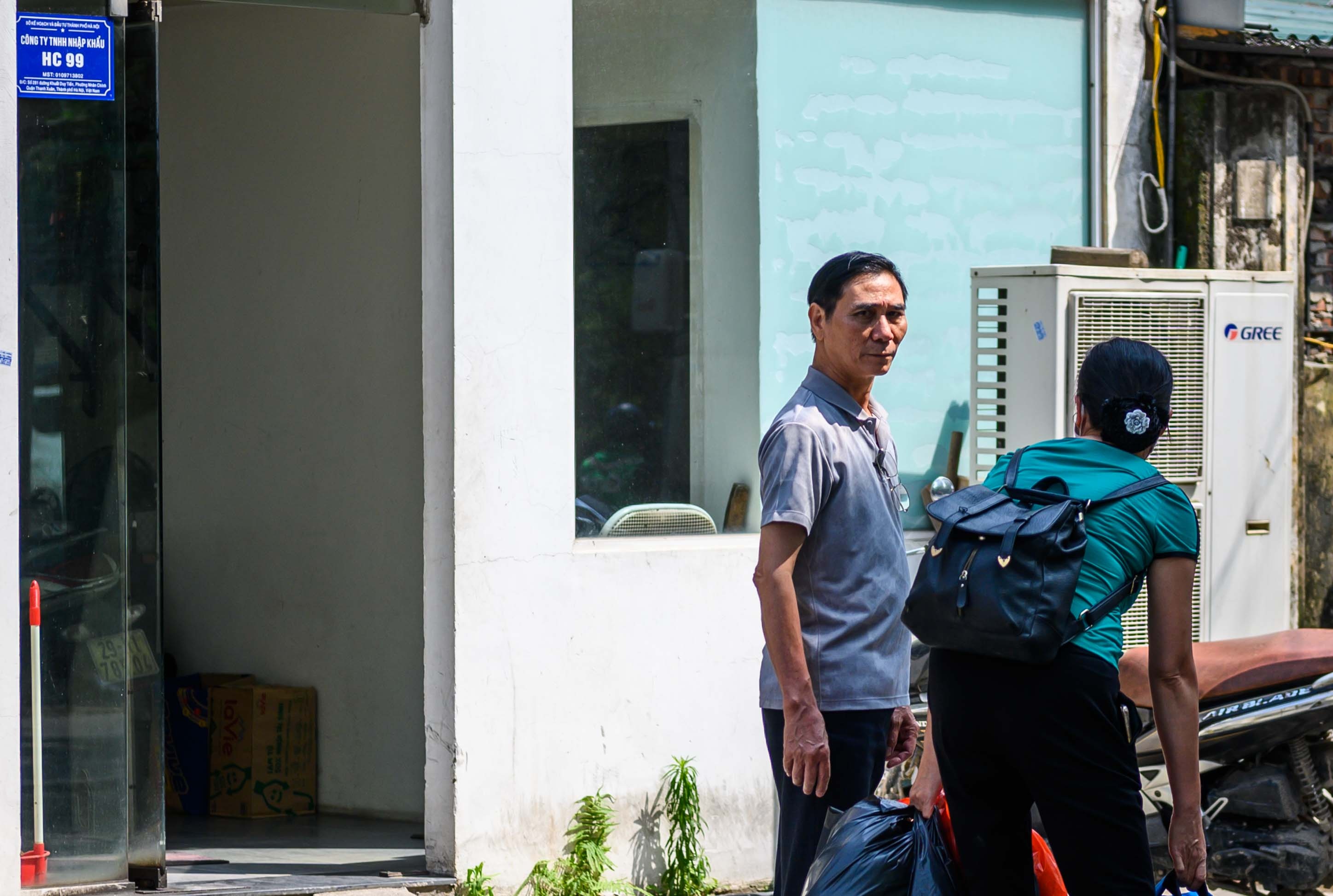 Showroom oto ban xe bieu tang anh 9