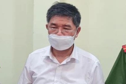 Pho giam doc so o Ha Giang bi bat ve toi nhan hoi lo hinh anh