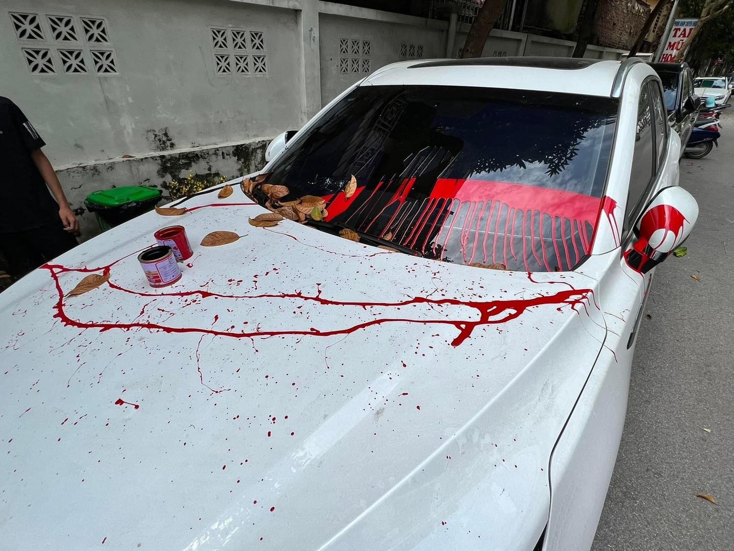 Xe hop bi tat son anh 1