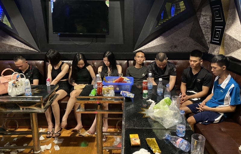 sử dụng ma túy trong quán karaoke ảnh 1 su dung ma tuy trong quan karaoke anh 1