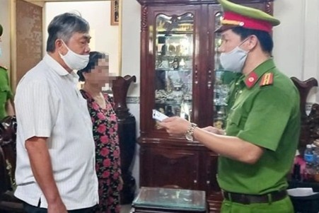 Cuu pho chu tich thuong truc UBND tinh Phu Yen bi truy to hinh anh